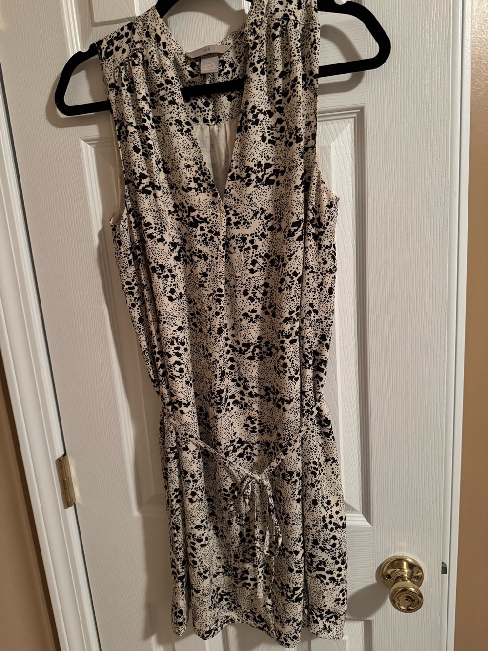 H&M Cream and Black Sleeveless Midi Dress with V-Neck